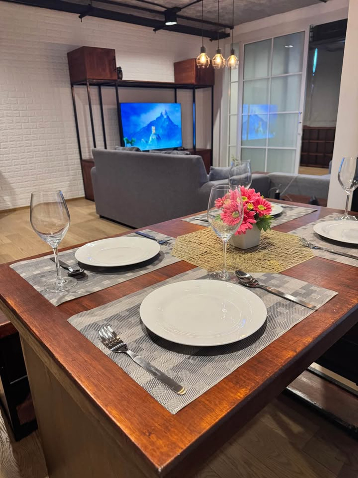 ให้เช่าคอนโดสุขุมวิท อโศก ทองหล่อ : #E340🎉020469 ให้เช่าคอนโด Supalai Place Condominium Sukhumvit 39