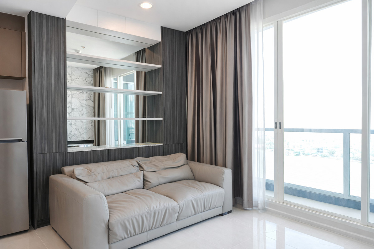 For SaleCondoSathorn, Narathiwat : 🌊 Full view of Chao Phraya Wake up with a view of the river every day 🌅— This room is a Rare Unit, ready to move in. Make an appointment to view at 063-6165390