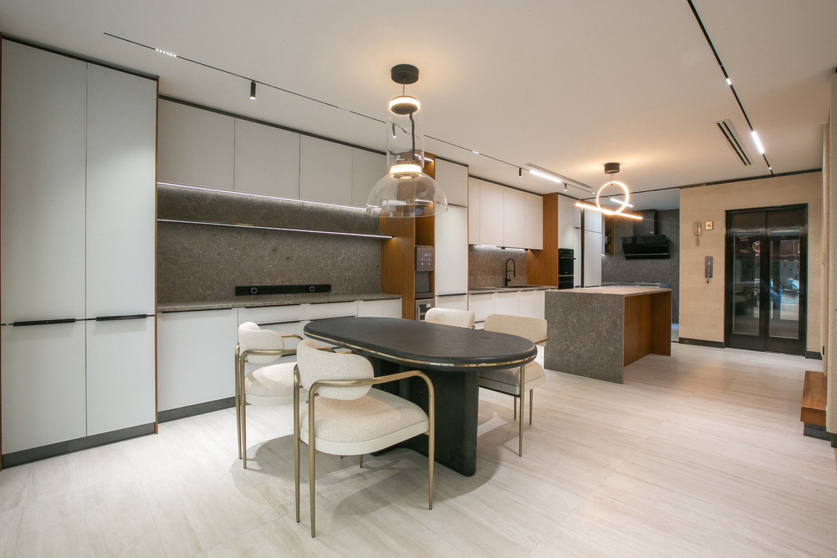 For SaleTownhomeSukhumvit, Asoke, Thonglor : 🔥For Sale Luxury house in heart of Thonglor! Renovated like brand new 4 bedroom fully furnished with private lift ready for move in Tel 0863692224