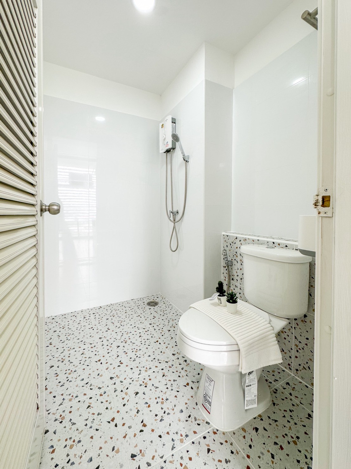 ขายคอนโดโชคชัย4 ลาดพร้าว71 : 🏙️ คอนโดพร้อมอยู่ย่านลาดพร้าว-โชคชัย 4! 🌟 The Tree ลาดพร้าว-วังหิน 🌟 แต่งใหม่กริ๊บ ผ่อนเริ่มเพียง 5,xxx บ./ด.🎁