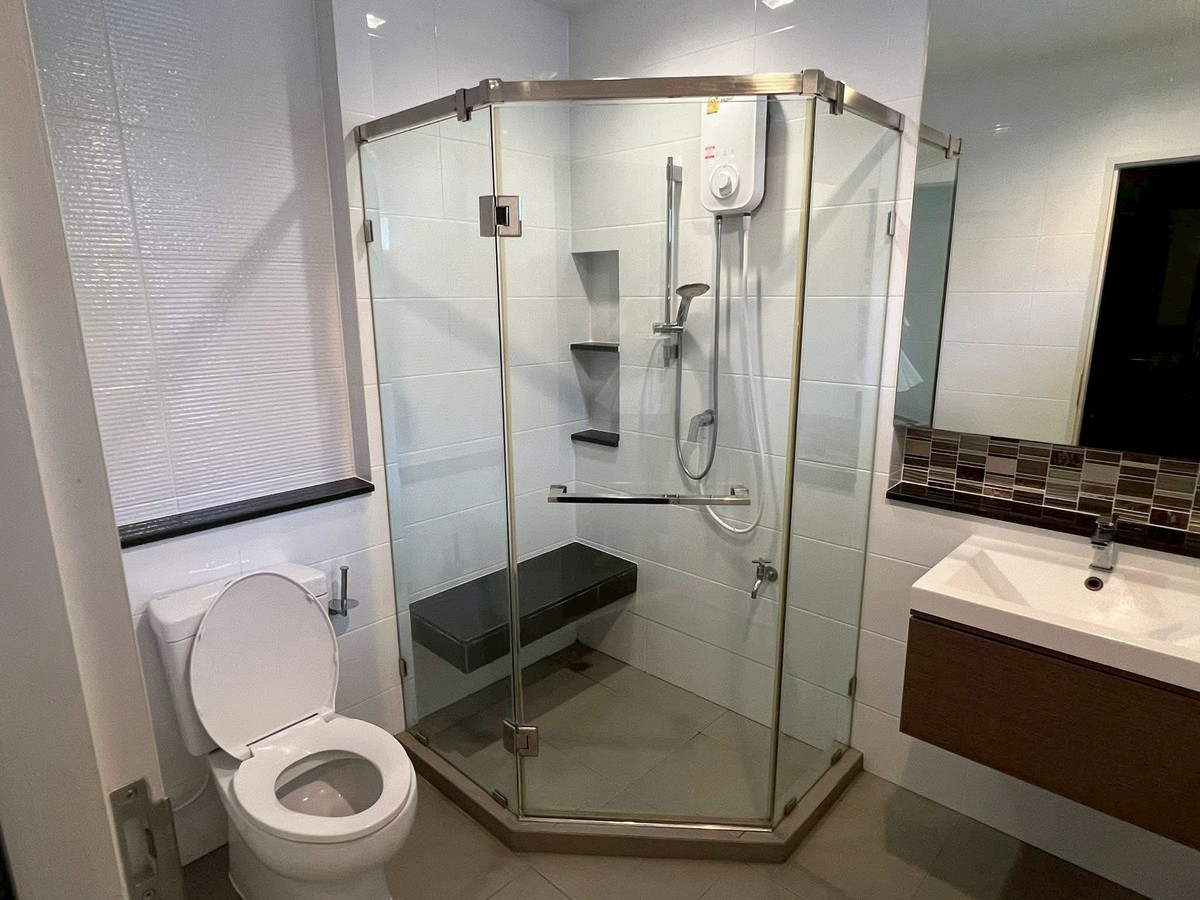 ให้เช่าบ้านบางนา แบริ่ง ลาซาล : บ้านกว้าง เหมาะสำหรับครอบครัว  | ทำเลดี House for Rent | Burasiri Wongwaen Onnut | 230 sqm | 4 Beds 3 Baths | Luxury Spacious Family Home Prime Location Best Value | Near APL Lat Krabang | 120,000 THB/month | บ้านหรูให้เช่า บุราสิริ วงแหวน อ่อนนุช  ใกล้ A