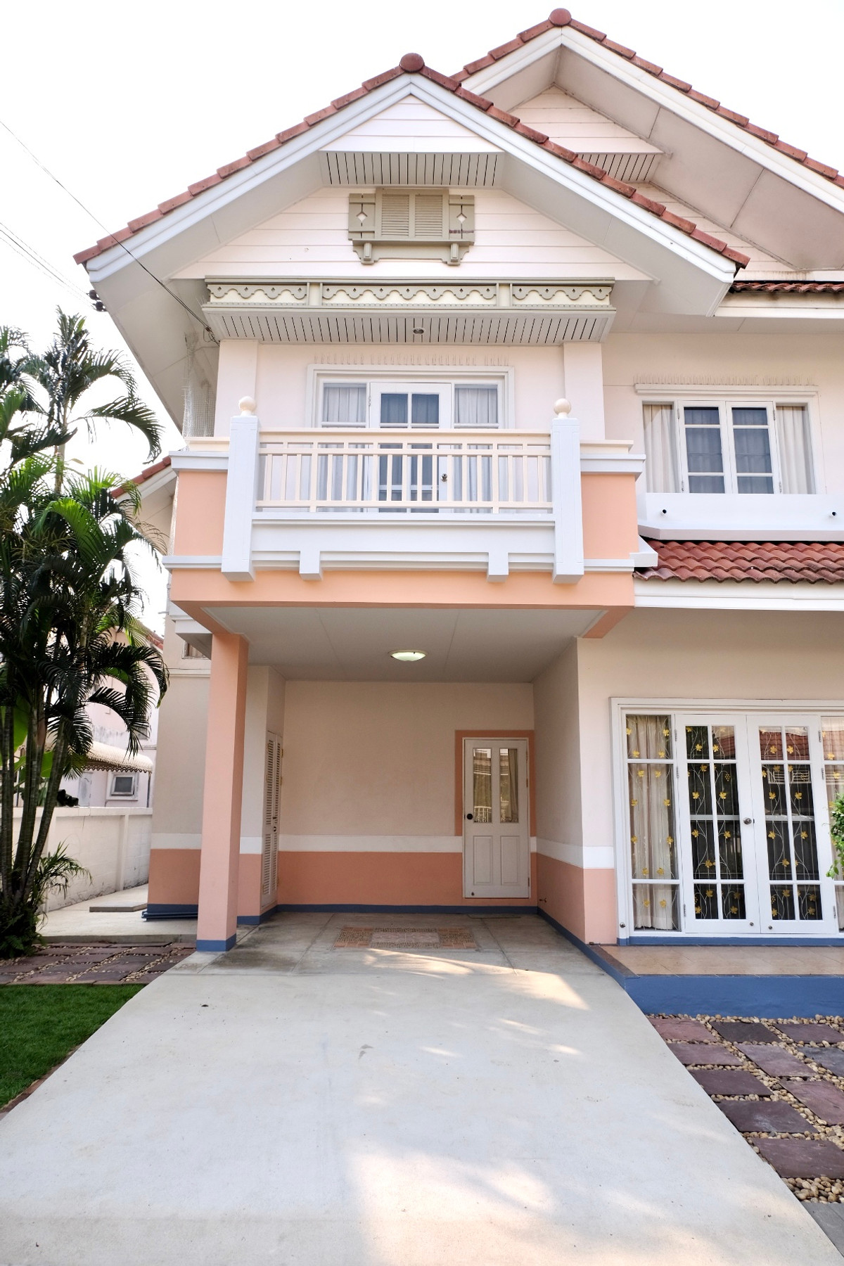 ให้เช่าบ้านมีนบุรี-ร่มเกล้า : บ้านเดี่ยวให้เช่าพร้อมเข้าอยู่ Parkway Chalet รามคำแหง 190