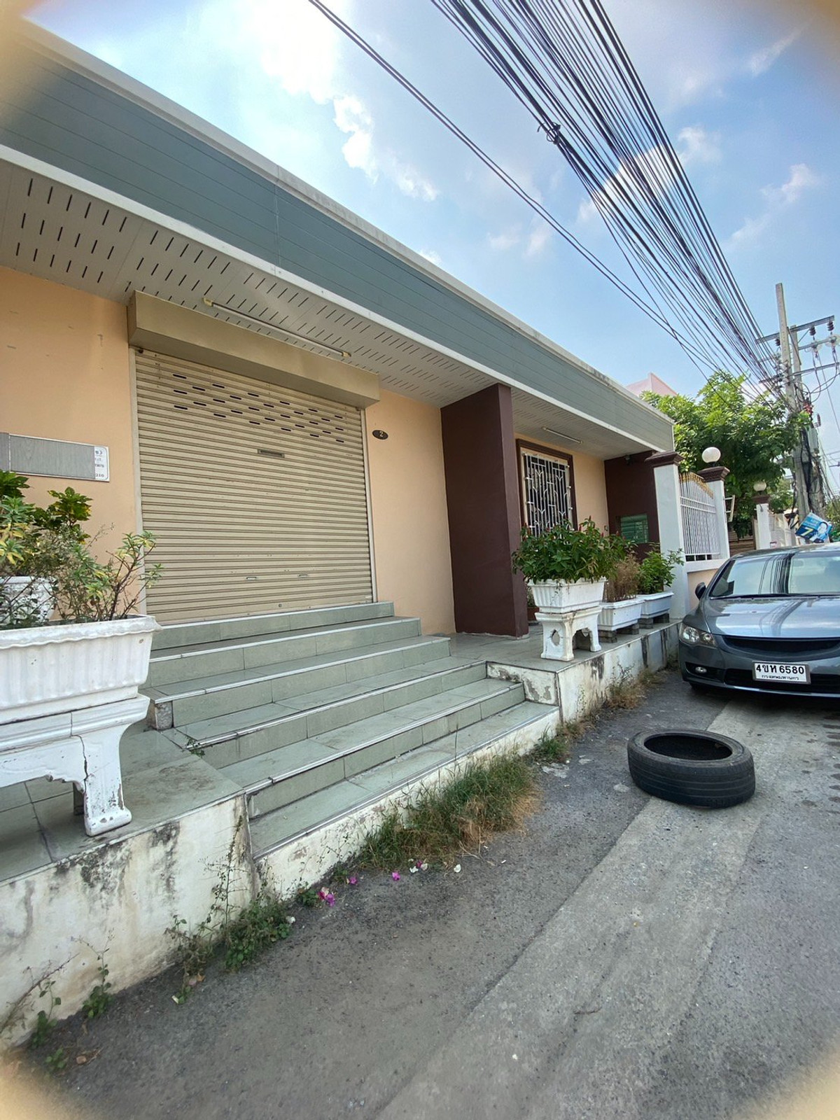 For RentOfficeVipawadee, Don Mueang, Lak Si : 🏬 Luxury Office Building for Rent 📐️Usable area 728 sqm. ✈️Close to Don Mueang International Airport 