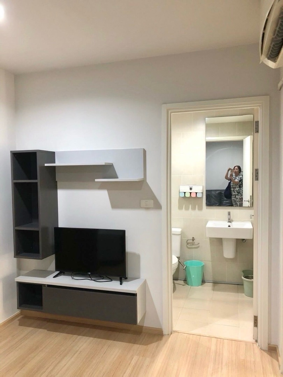 ให้เช่าคอนโดแจ้งวัฒนะ เมืองทอง : 📍โครงการ : The Base Chaengwattana
🚝 ใกล้ : MRT สถานีเมืองทองธานี 750 เมตร
💵 ราคาเช่า : 11,000 บาท / เดือน