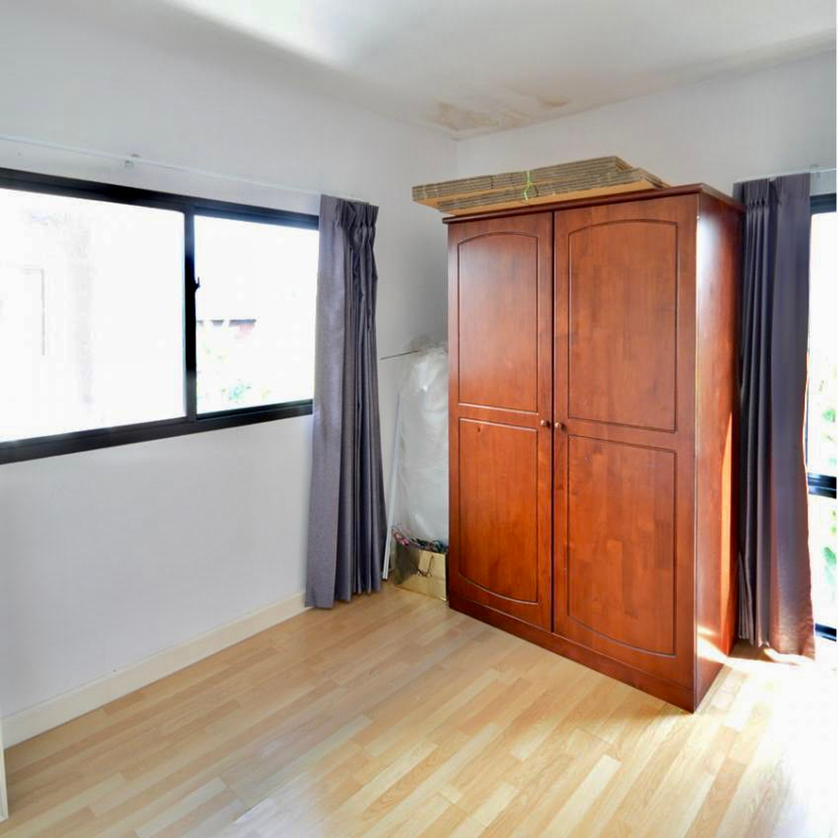 ขายทาวน์โฮมบางซื่อ วงศ์สว่าง เตาปูน : ฟลอร่า วงศ์สว่าง / 4 ห้องนอน (ขาย), Flora Wongsawang / 4 Bedrooms (FOR SALE) BNS040