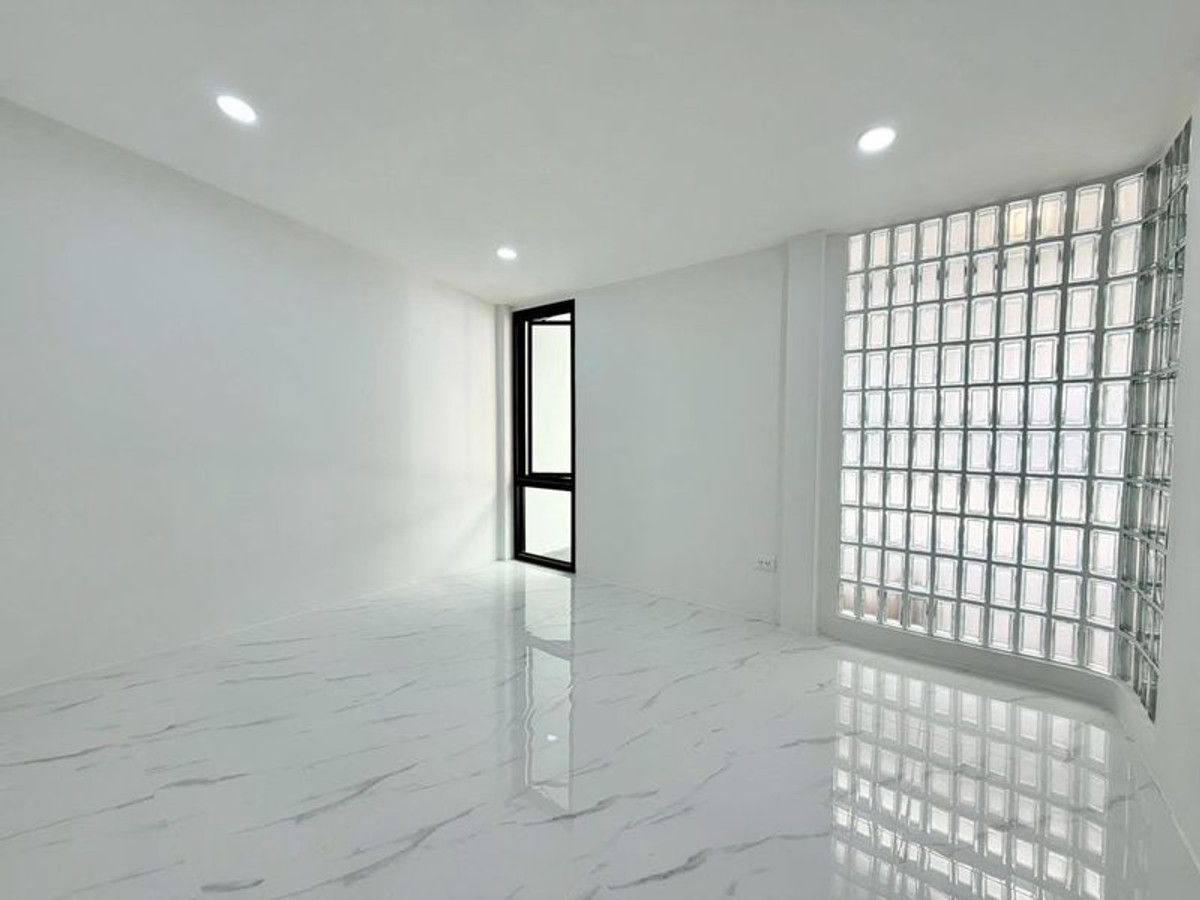 ขายทาวน์โฮมวิภาวดี ดอนเมือง หลักสี่ : ทาวน์เฮ้าส์ 1.5 ชั้น ม.พงษ์เพชรพัฒนา (งามวงศ์วาน 35)  ขนาด 25 ตารางวา 3 ห้องนอน แต่งใหม่พร้อมอยู่ ซอยงามวงศ์วาน 35 แขวงทุ่งสองห้อง เขตหลักสี่ กรุงเทพมหานคร