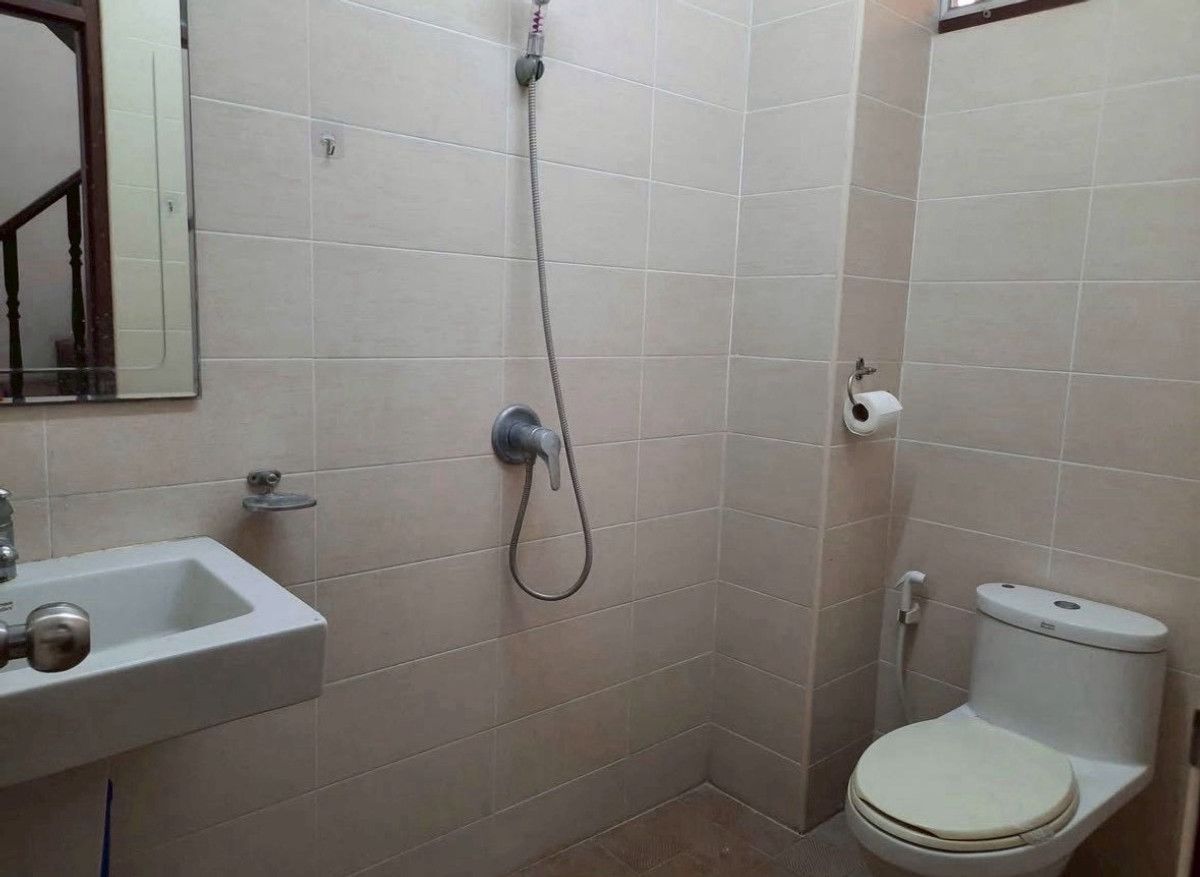 For RentHome OfficeRatchadapisek, Huaikwang, Suttisan : 🏙️2-story detached house for rent, Ban Huai Khwang, suitable for living or home office ⚡️🔥