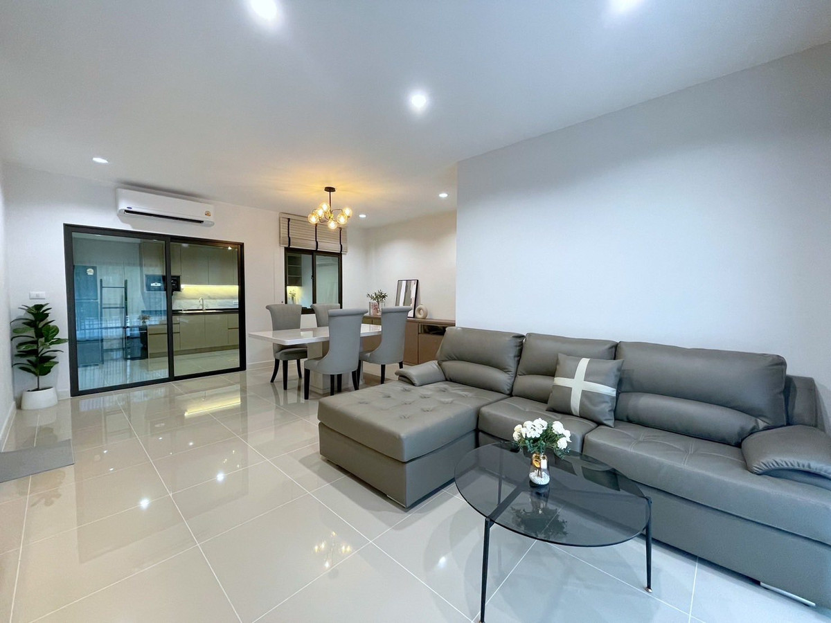 ให้เช่าทาวน์โฮมบางนา แบริ่ง ลาซาล : ให้เช่าทาวน์โฮมโครงการ PLENO สุขุมวิท - บางนา 3   (ยูนิตพิเศษ หน้าสุดโครงการวิวหน้าสวน🏡)