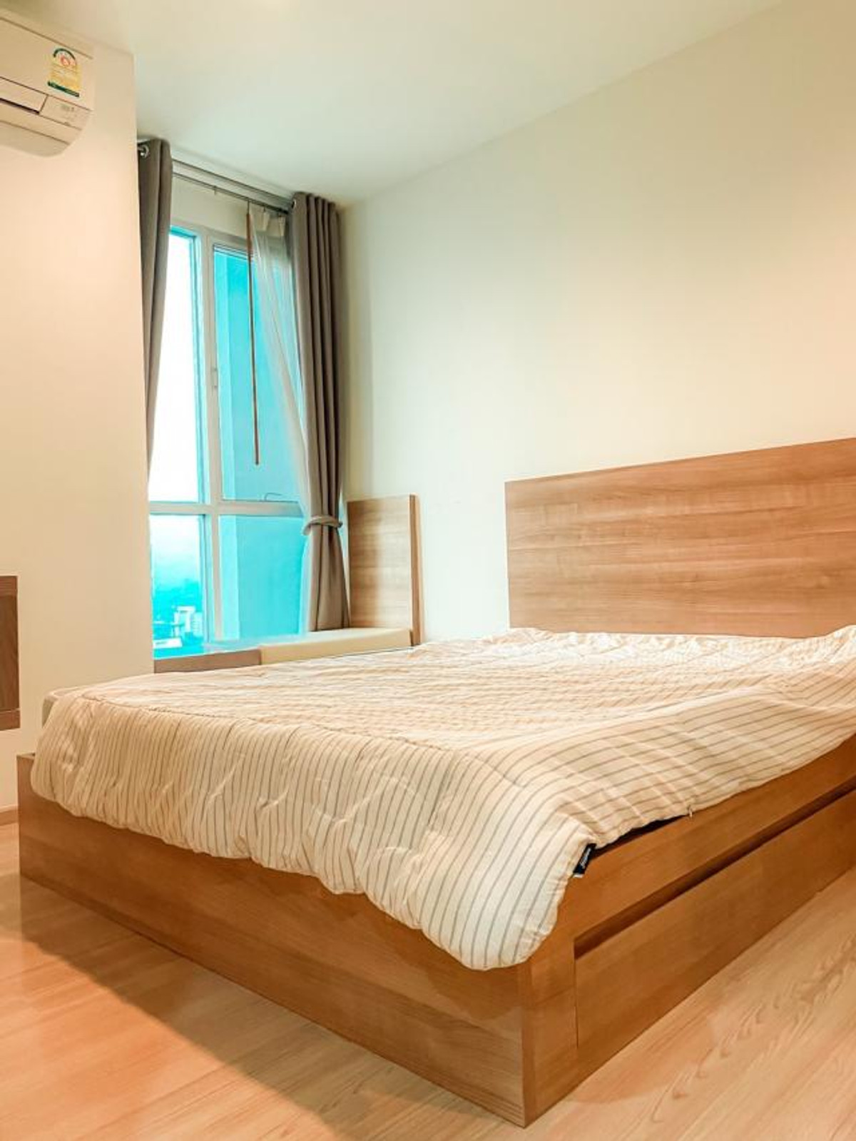 For RentCondoSapankwai,Jatujak : P-125734 Panoramic City View! Rhythm Phahol-Ari 1 Bed Near BTS Saphan Khwai 16,000 THB Line Id: @easycondoplus 099-229-6397