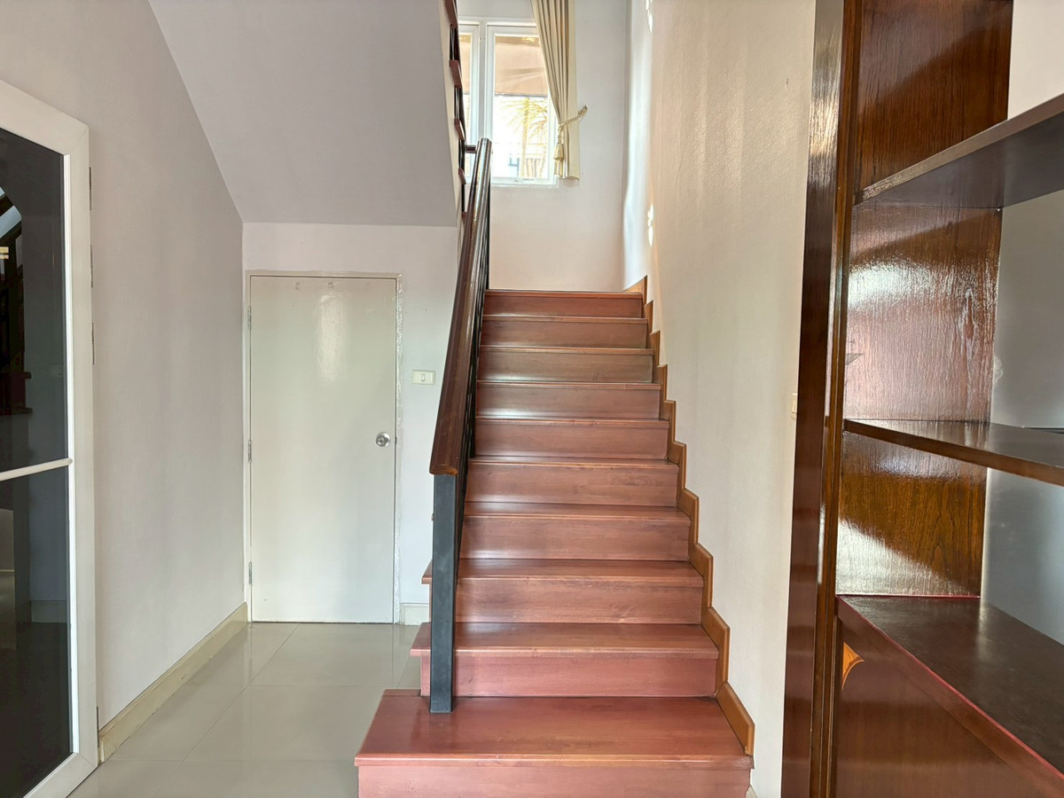 For RentHouseLadprao101, Happy Land, The Mall Bang Kapi : Krong Thong Villa Park Krungthep Kreetha / 3 Bedrooms (FOR RENT) BZD164