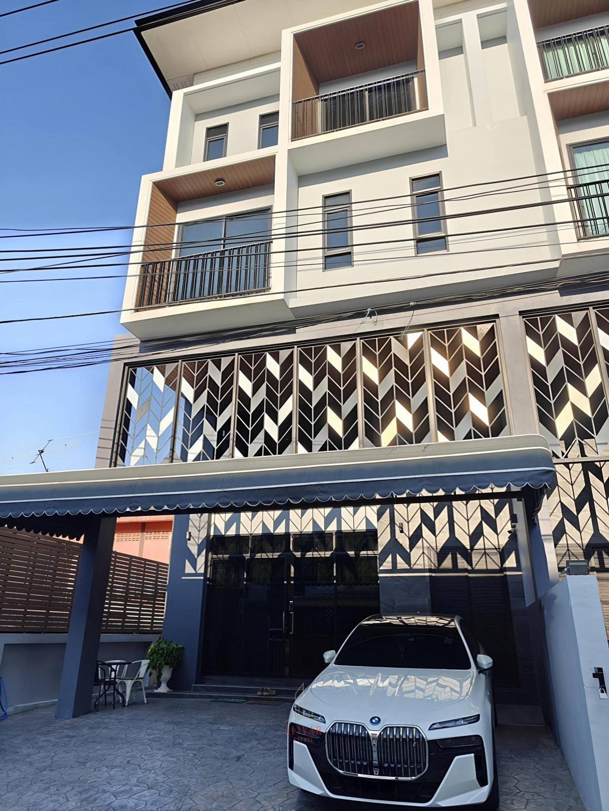 For RentHome OfficeChokchai 4, Ladprao 71, Ladprao 48, : RH040026 Home Office for rent, 3 and a half floors, corner unit, 4 bedrooms at Diamond Ville Chokchai 4 near MRT Yellow Line 800 meters (Phawana Station/Chokchai 4)