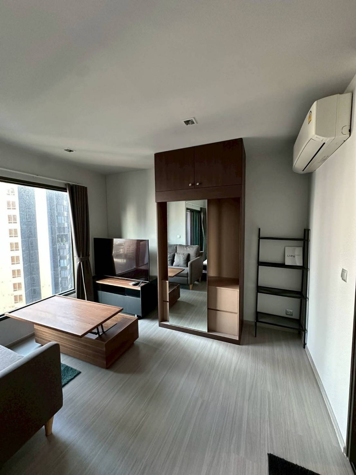 ให้เช่าคอนโดพระราม 9 เพชรบุรีตัดใหม่ RCA : ให้เช่า 📍 Life Asoke - Rama 9 📍 เฟอร์นิเจอร์ และ เครื่องใช้ไฟฟ้าครบ ใกล้ MRT พระราม 9