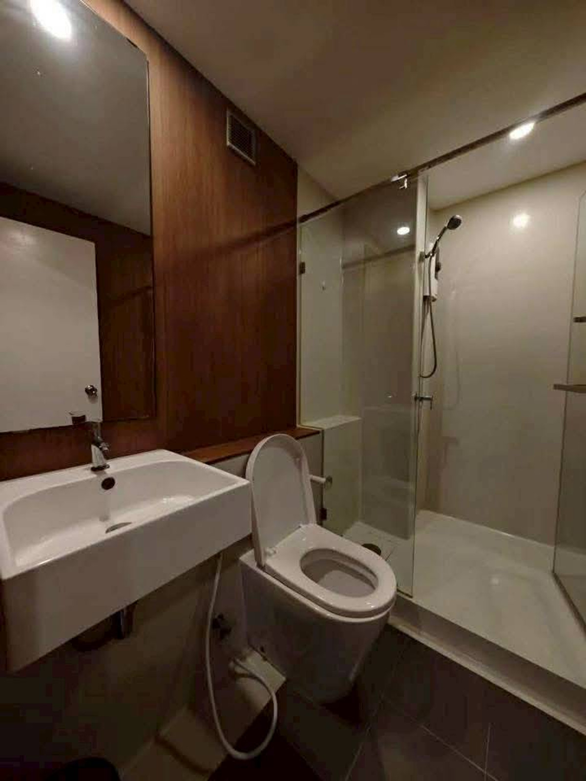 For RentCondoSathorn, Narathiwat : ✅ BLOS108 ✅ Line : @p2nproperty