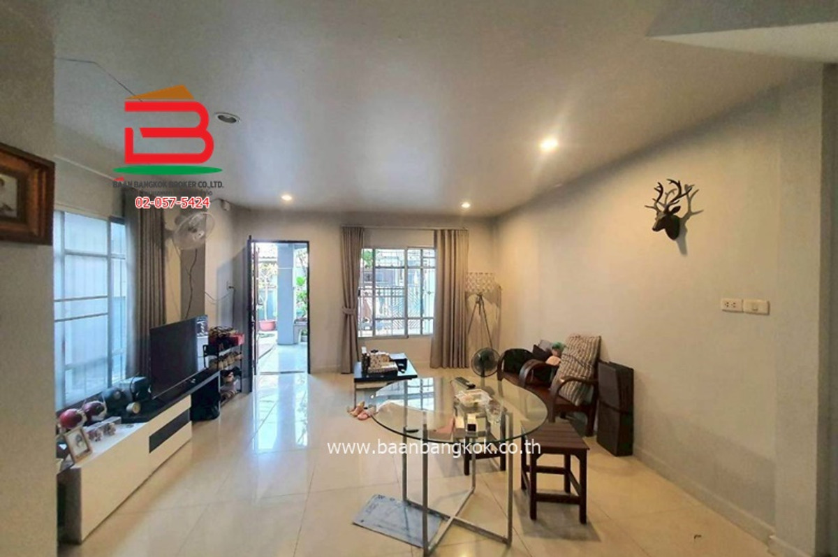 ขายทาวน์โฮมนวมินทร์ รามอินทรา : ทาวน์เฮาส์ หมู่บ้าน เค.ซี.รามอินทรา 6 (พระยาสุเรนทร์ 45) เนื้อที่ 24 ตรว. (ใกล้วัดพระยาสุเรนทร์) ถนนพระยาสุเรนทร์ แขวงสามวาตะวันตก เขตคลองสามวา