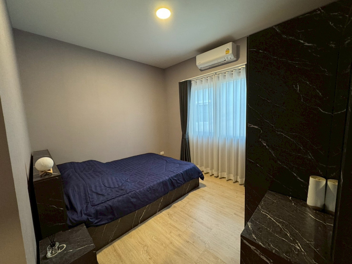 For RentNonthaburi, Bang Yai, Bangbuathong : 💕 Semi-detached house for rent, Q District Westgate project 💕 Beautiful house, ready to move in, complete with functions, suitable for both living and making a home office.