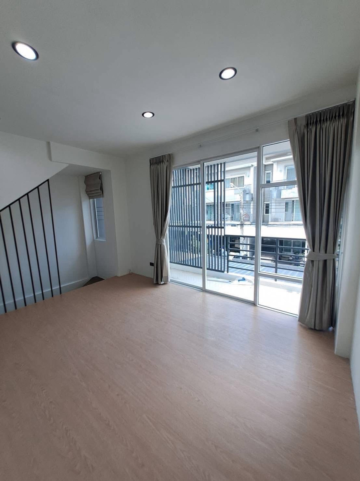 ขายทาวน์โฮมพัฒนาการ ศรีนครินทร์ : ทาวน์ อเวนิว พระราม 9 / 3 ห้องนอน (ขาย), Town Avenue Rama 9 / 3 Bedrooms (FOR SALE) BZD172