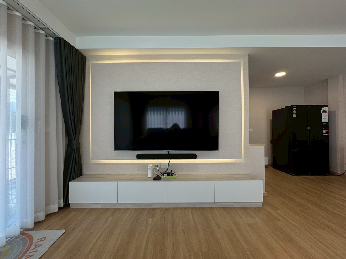 For RentNonthaburi, Bang Yai, Bangbuathong : 💕 Semi-detached house for rent, Q District Westgate project 💕 Beautiful house, ready to move in, complete with functions, suitable for both living and making a home office.