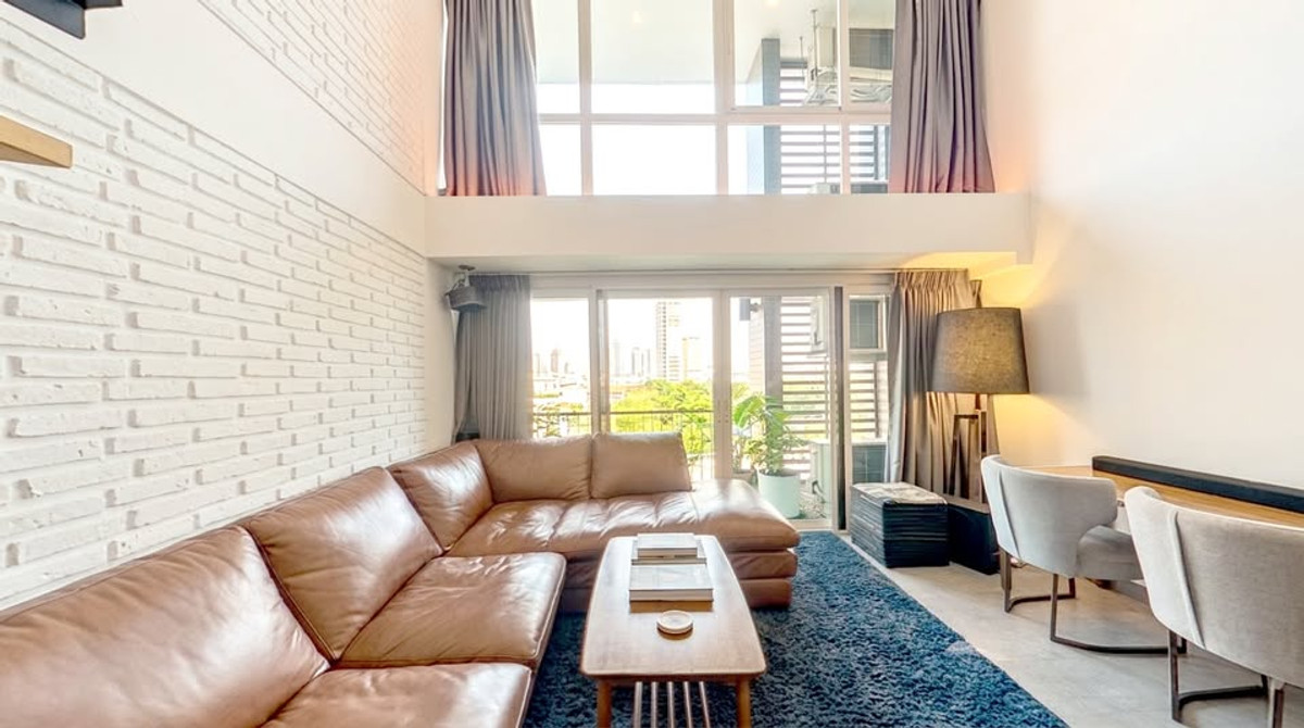 For RentCondoSukhumvit, Asoke, Thonglor : The decorated room is very cute, ready to move in, 2 bedrooms, 2 bathrooms, Duplex DLV-Thonglor20, call 0896620022.