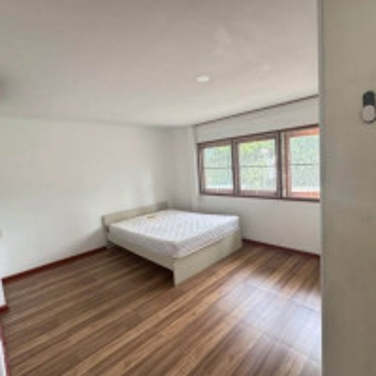 ขายบ้านพัฒนาการ ศรีนครินทร์ : บ้านเดี่ยว เมืองทอง 2 โครงการ 3 พัฒนาการ ที่ดินใหญ่ 90 ตร.ว. 5 นอน 4 น้ำ 15.5 ล้าน ทำเลดีสวนหลวง เงียบสงบเป็นส่วนตัว ใกล้สวนหลวง ร.9 และรถไฟฟ้า 