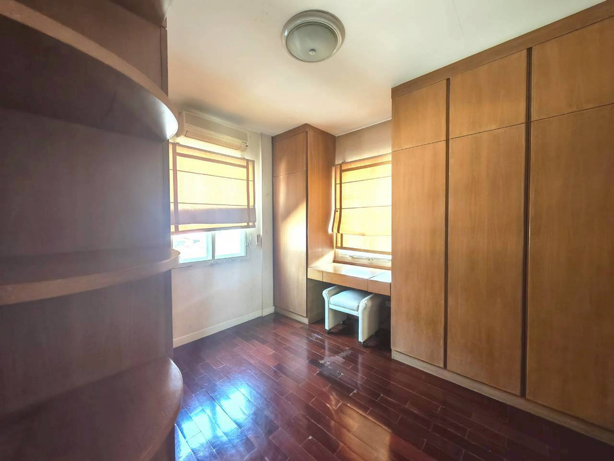 ขายบ้านลาดกระบัง สุวรรณภูมิ : 🏡 ขายบ้านเดี่ยว หมู่บ้านมัณฑนา วงแหวน-พระราม 9 บ้านสวย บรรยากาศร่มรื่น สไตล์บ้านสวน พื้นที่ใหญ่ หาไม่ได้แล้ว!