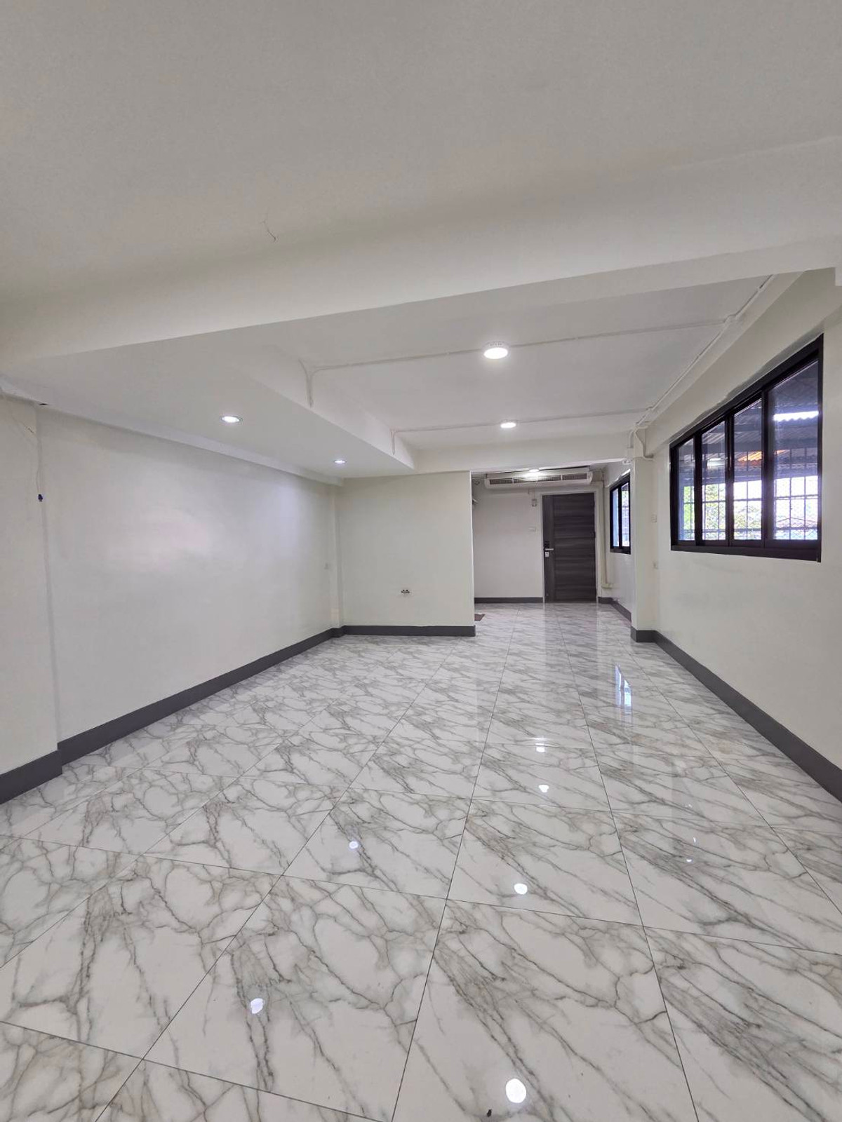 ให้เช่าอาคารพาณิชย์ปิ่นเกล้า จรัญสนิทวงศ์ : ให้เช่าอาคารพาณิชย์ ใกล้ BTS ท่าพระ เพียง 1 นาที