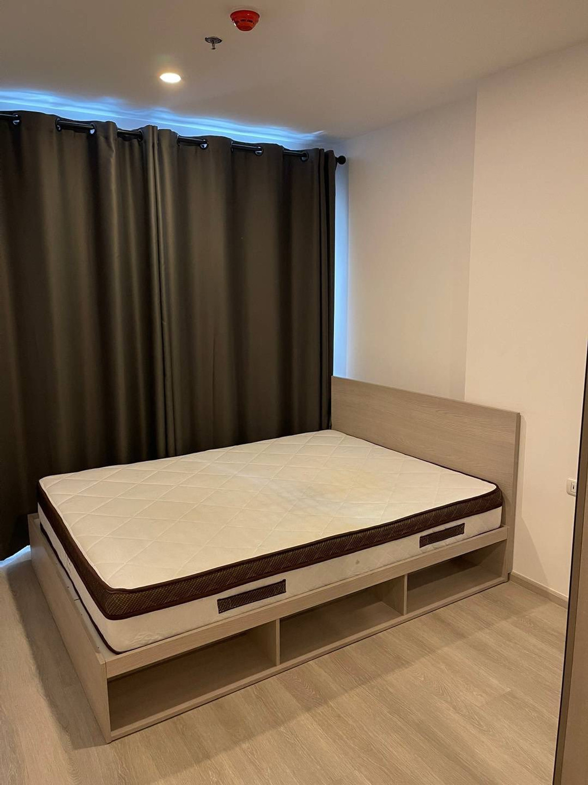 ให้เช่าคอนโดท่าพระ ตลาดพลู วุฒากาศ :  ⭐️ Elio Sathorn - Wutthakat ⭐️ 1 ห้องนอน ขนาด 33 ตรม. มีเฟอร์นิเจอร์ครบครัน