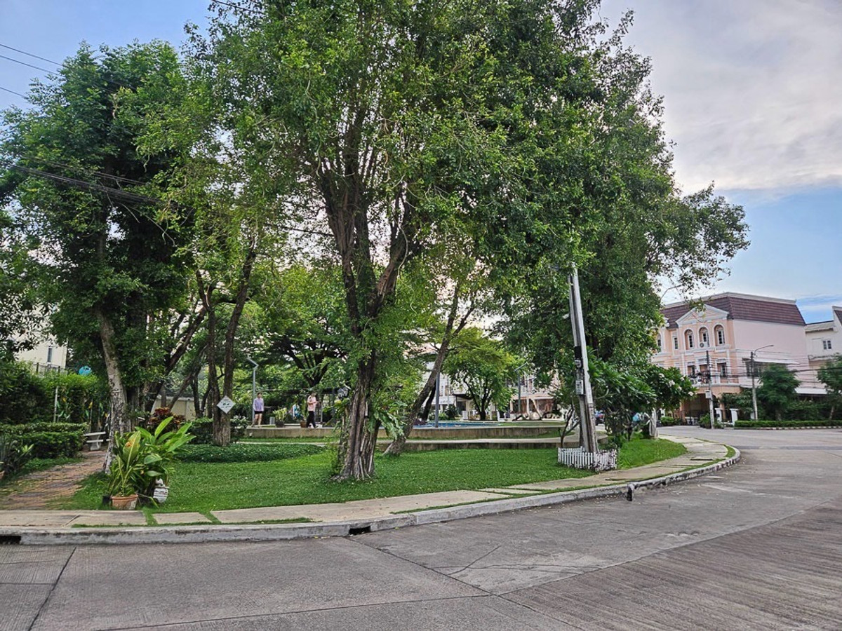 ให้เช่าบ้านท่าพระ ตลาดพลู วุฒากาศ : 🏡 ปล่อยเช่า Townhouse รีโนเวทใหม่ ใจกลางสาทร | ใกล้ BTS เพียง 4 นาที ✨