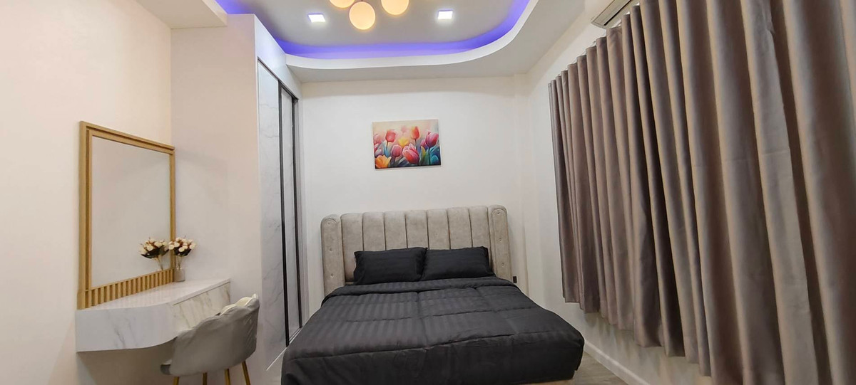 For SaleTownhomePattaya, Bangsaen, Chonburi : Chatkaew Group Village Phase 1 / 2 Bedrooms (FOR SALE) BEWN141