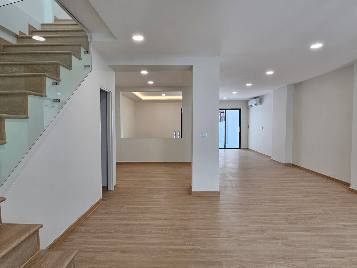 ขายทาวน์โฮมลาดพร้าว เซ็นทรัลลาดพร้าว : 🚩[ด่วน ! มีเพียงหลังเดียว] ทาวน์โฮม พหลโยธิน 23 รีโนเวทใหม่ ใกล้เซ็นทรัลลาดพร้าว และ BTS พหลฯ 24 ลดราคา 1 ล้านบาท พร้อมฟรีโอน นัดหมายเข้าชมโทร 095-424-3656 หรือแอด LINE จากเบอร์โทร