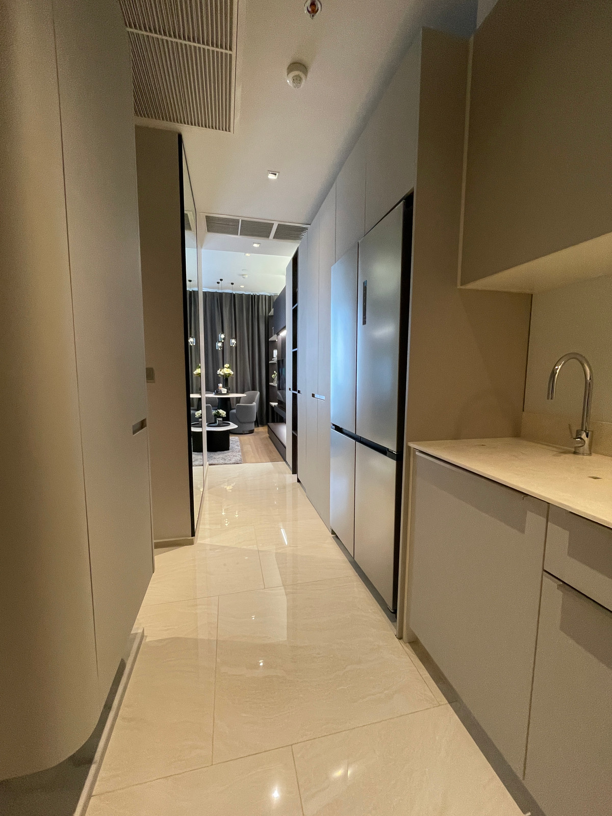 ขายคอนโดสีลม ศาลาแดง บางรัก : 💎 [Ultimate Legacy] ASHTON SILOM – 1BR XL (49.58 ตร.ม.) ชั้น 32 ห้องมุมแห่งวิสัยทัศน์เหนือระดับ บนถนนสายประวัติศาสตร์ 💎 