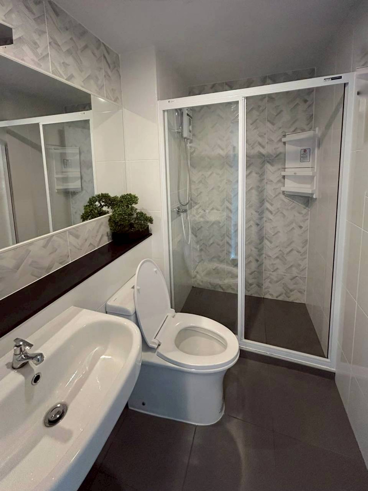 For RentCondoBangna, Bearing, Lasalle : ✅ REGBN134 ✅ Line : @p2nproperty