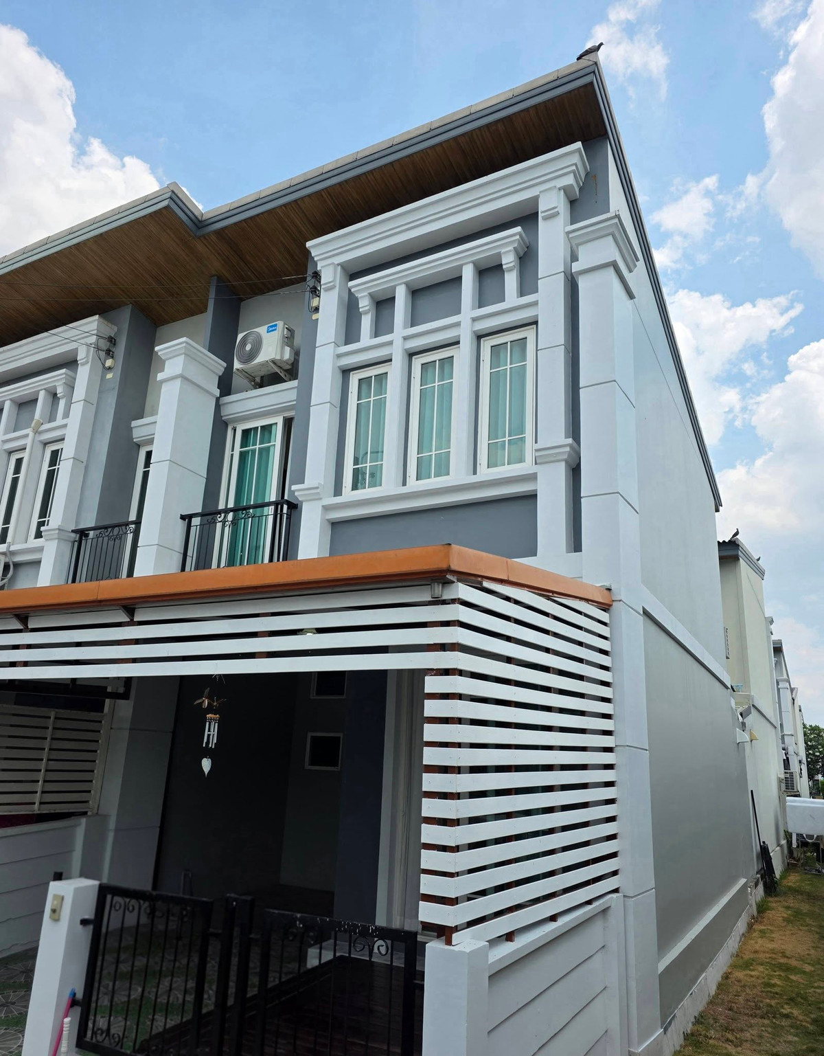 For RentTownhomeThaphra, Talat Phlu, Wutthakat : 🔥 (For rent) Townhouse Golden town Sathorn | behind the edge