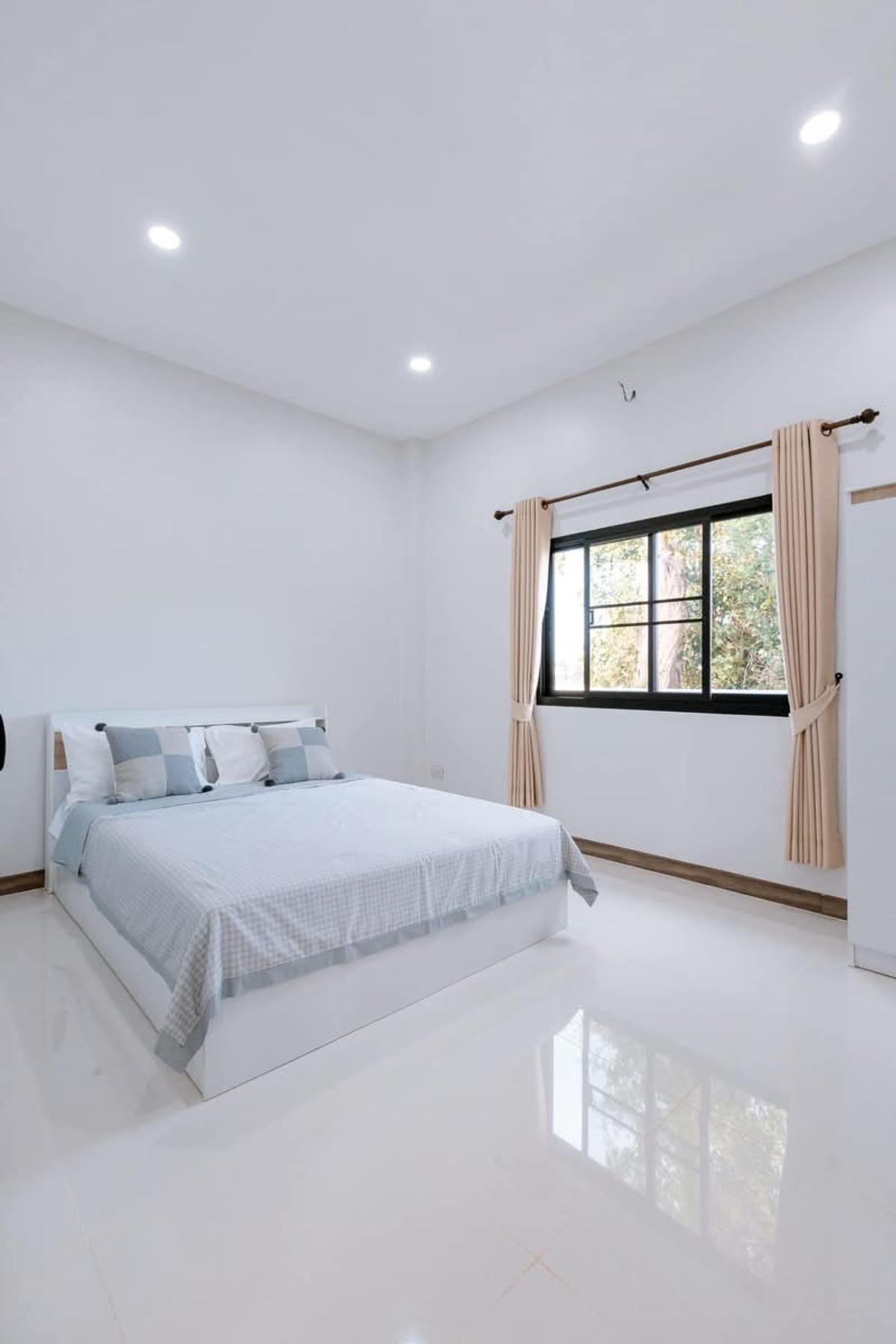 ขายบ้านเชียงราย : ✈️ ด่วน! ขายบ้านเดี่ยวพร้อมอยู่เชียงราย (โซนบ้านดู่) ดีไซน์มินิมอล พื้นที่กว้าง 88.6 ตร.ว. ใกล้สนามบินแม่ฟ้าหลวงเพียง 5 นาที! 🏡