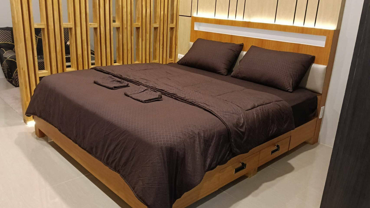 CondoPattaya, Bangsaen, Chonburi : For sale/rent very cheap!! คอนโดติดชายหาดบางแสน ขนาด 39 ตร.ม. วิวทะเล+เขาสามมุก ห้องสวย เฟอร์ครบ  พร้อมอยู่