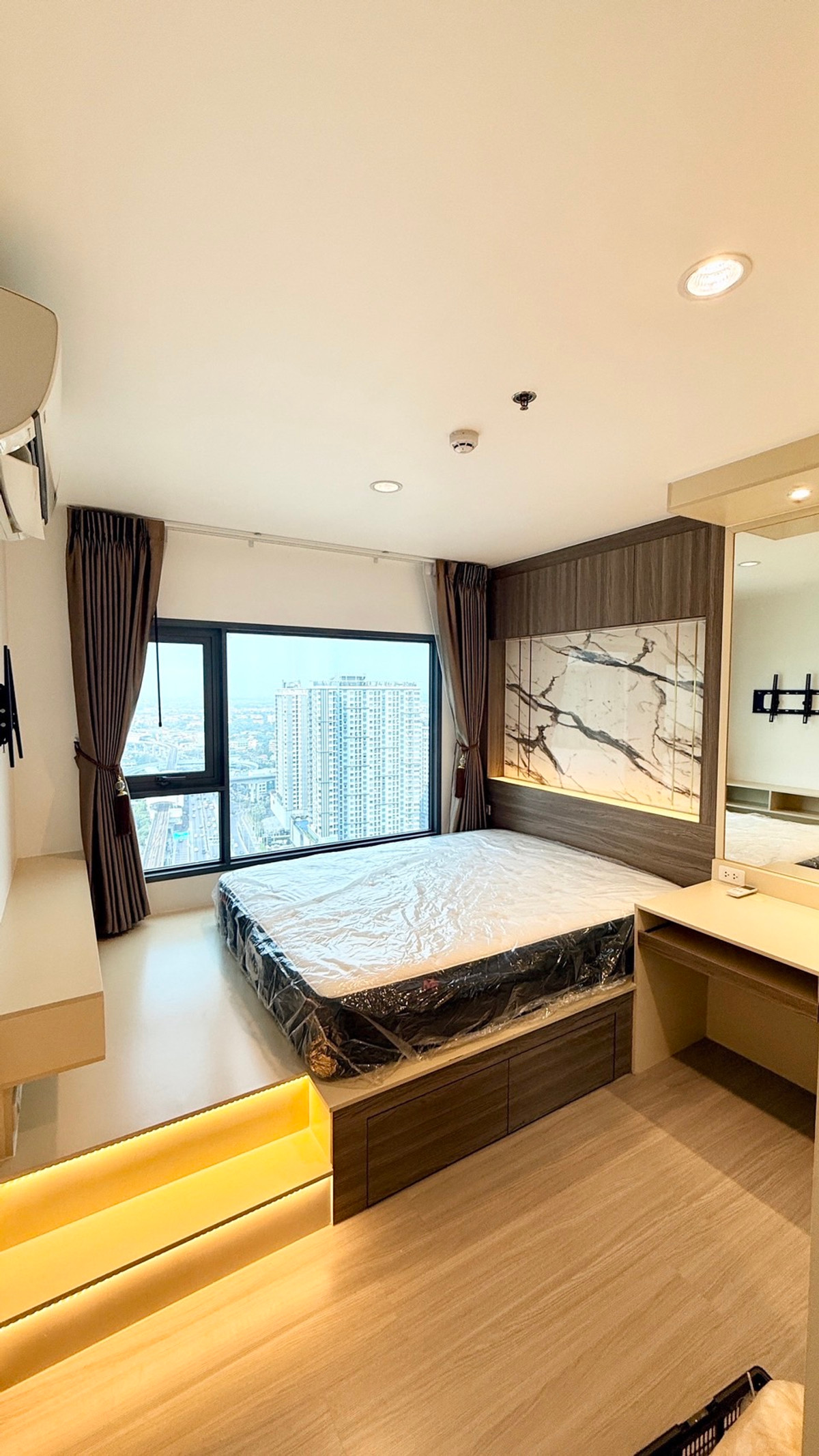 For RentCondoThaphra, Talat Phlu, Wutthakat : *** Condo for rent : Aspire Sathorn-Rachapruek near BTS ***
