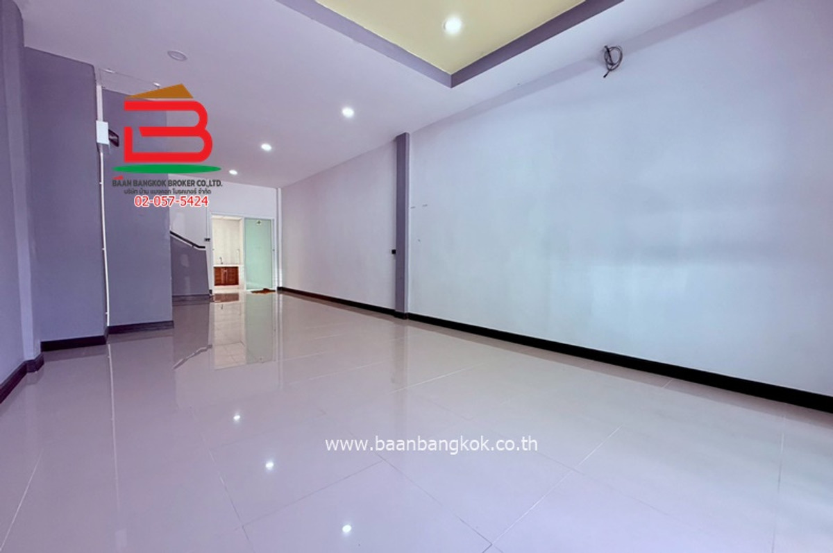 ขายทาวน์โฮมนนทบุรี บางใหญ่ บางบัวทอง : ทาวน์เฮ้าส์ พฤกษา 3 (ใกล้เซ็นทรัลเวสต์เกต) เนื้อที่ 16 ตรว. ตำบลบางคูรัด อำเภอบางบัวทอง จังหวัดนนทบุรี