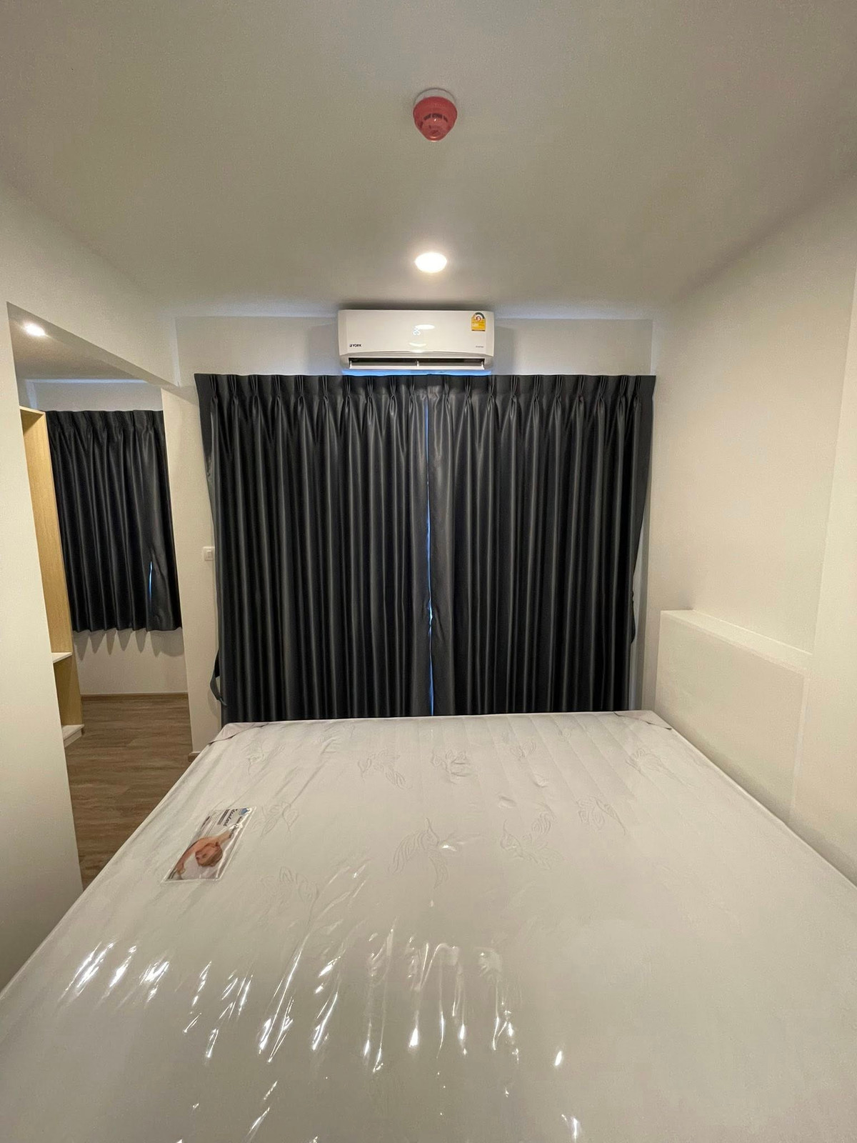 For RentCondoSamut Prakan,Samrong : 🔥 ห้องสวย ราคาดีมาก ไม่ถึงหมื่น ‼️ ให้เช่า Sena Kith ศรีนครินทร์ – ศรีด่าน คอนโดน่าอยู่ ทำเลดี ห้องสวย เฟอร์นิเจอร์ + เครื่องใช้ไฟฟ้าครบ Ready to move in immediately 📍 (Responds to chat quickly, answers calls very quickly)