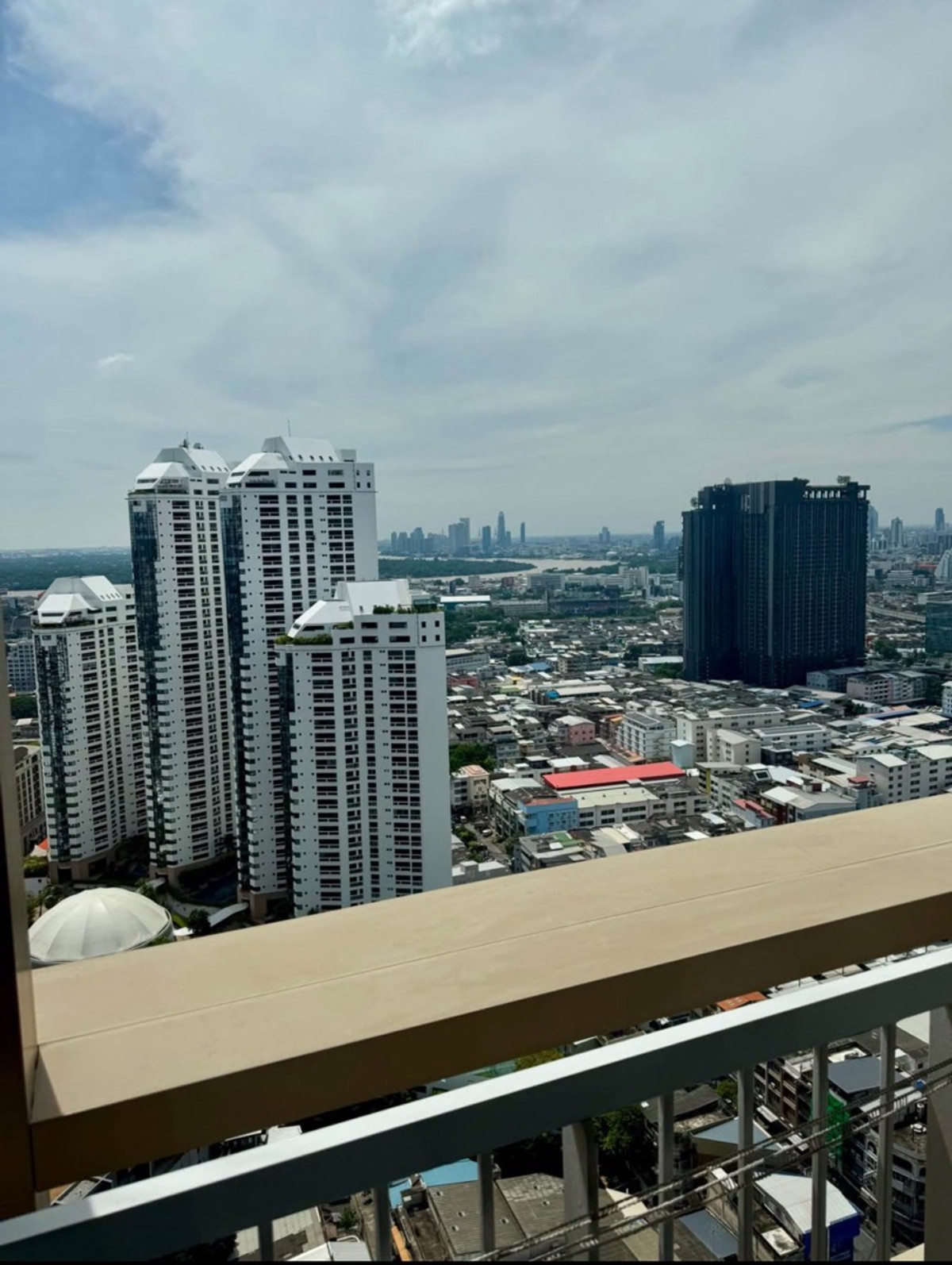 ให้เช่าคอนโดสุขุมวิท อโศก ทองหล่อ : 600m to BTS Phrom phong| River view| 29 sqm| Rare unite 
