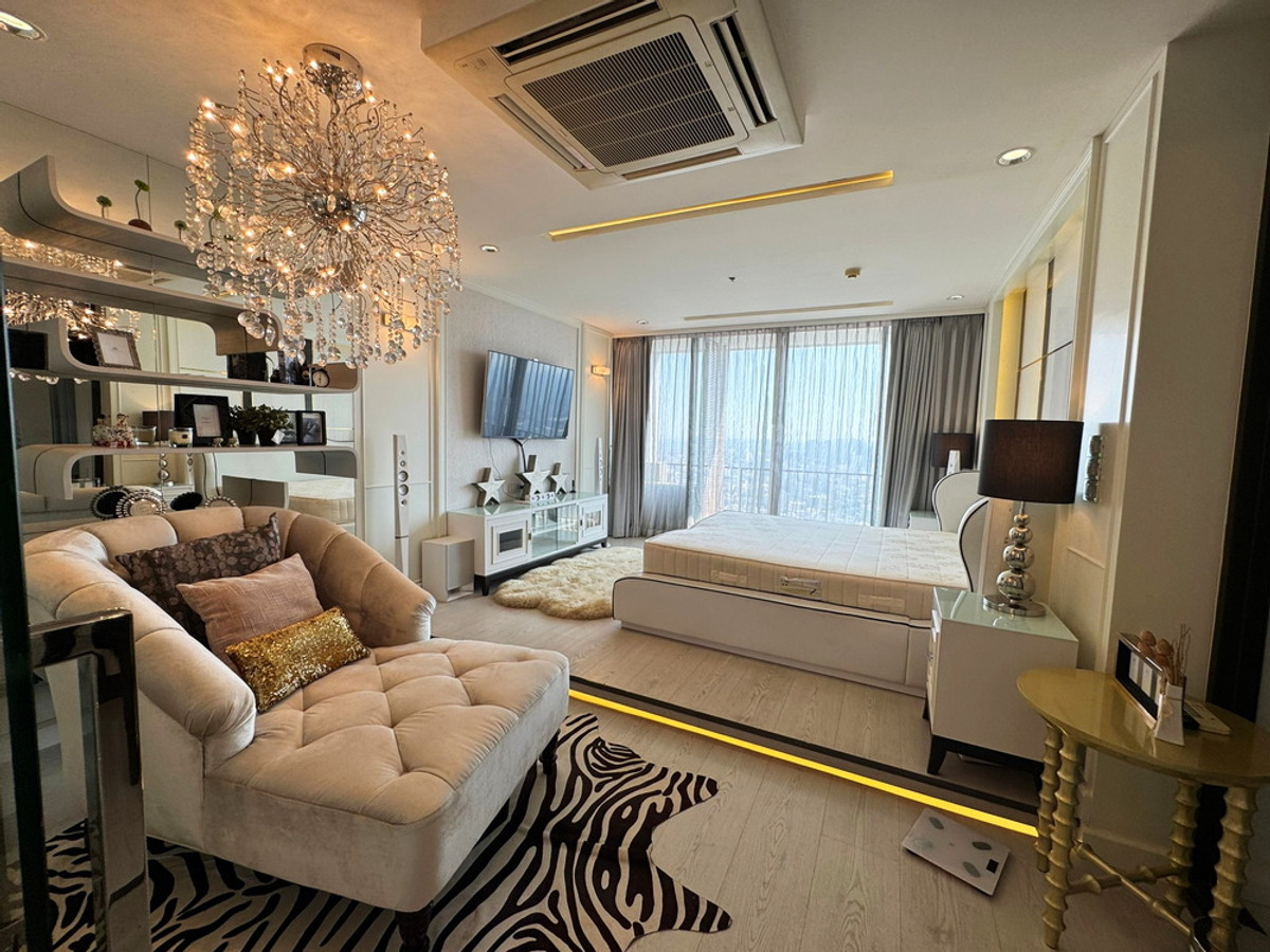 ให้เช่าคอนโดลาดพร้าว เซ็นทรัลลาดพร้าว : ให้เช่าคอนโดหรู 60,000 บาท ดิ อิสสระ ลาดพร้าว ขนาด 138 ตรม ชั้น43 ติด MRT ลาดพร้าว