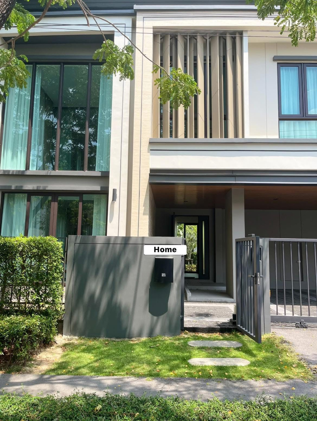 ให้เช่าบ้านบางนา แบริ่ง ลาซาล : (ให้เช่า) ** บ้านเดี่ยว วีวัลดี บางนา VIVALDI Bangna บ้านหรูพร้อมคอร์ทยาร์ดส่วนตัว ใกล้ Mega บางนา **