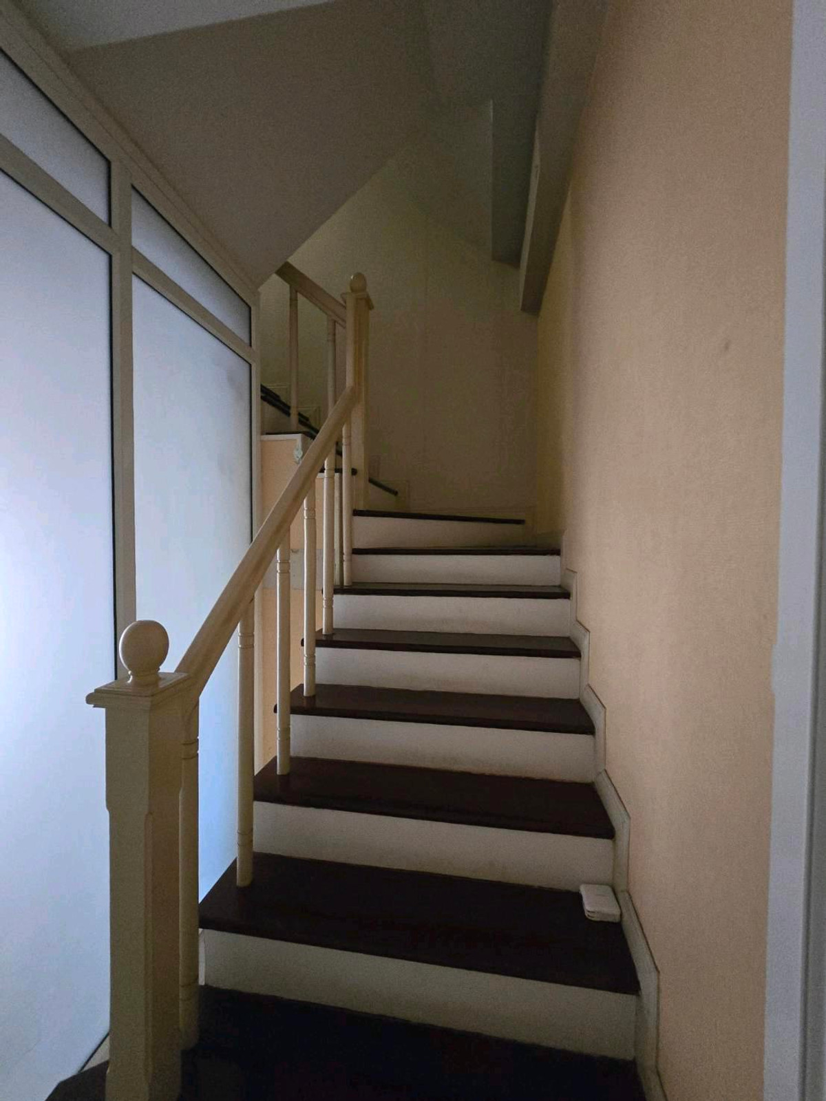 For SaleTownhomeLadprao101, Happy Land, The Mall Bang Kapi : Townhome - Saran Phruek Ladprao 130, 1 BR Available for Sale, Corner Unit, Near MRT Yellow Line : Lat Phrao 101