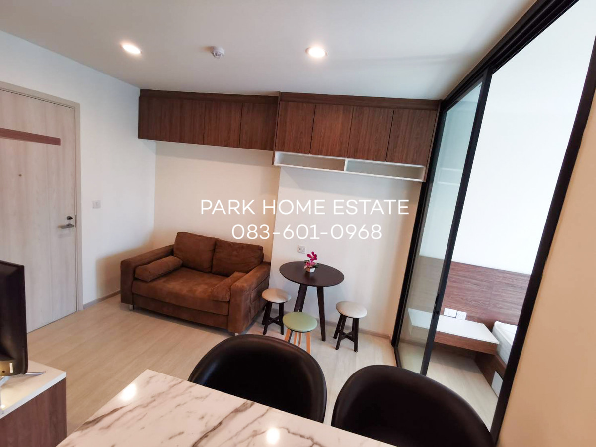 For RentCondoRama9, Petchburi, RCA : The best price for a 35 sq m unit is just 19,000 THB/Month.