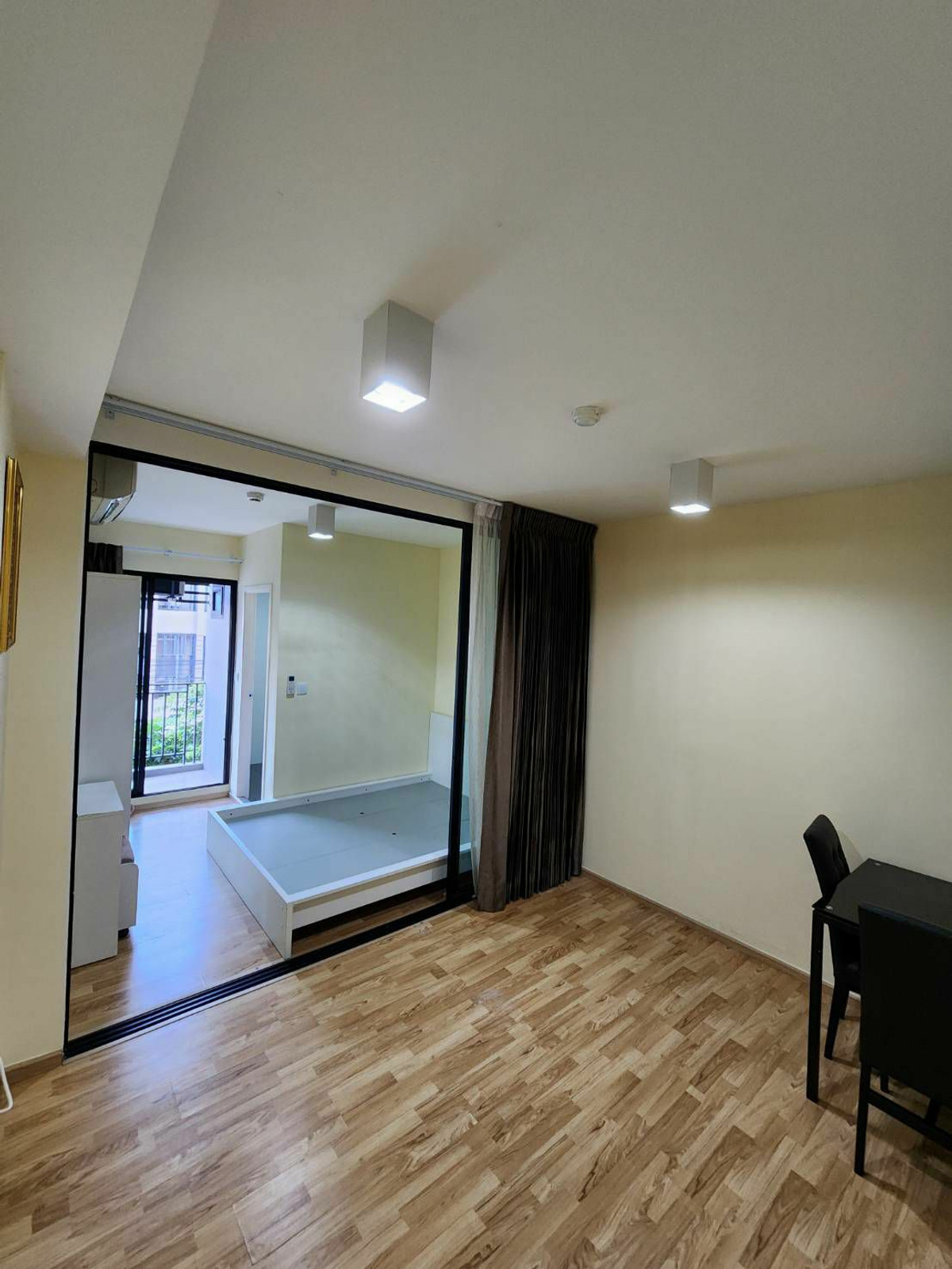 For SaleCondoSamut Prakan,Samrong : 🟢Knot is comfortable, happy to help.🔥Empty room. Good price, view of peoples houses, help with loan service until transfer day 🔥 : Condo for sale, The Cabana, near BTS Samrong 800m