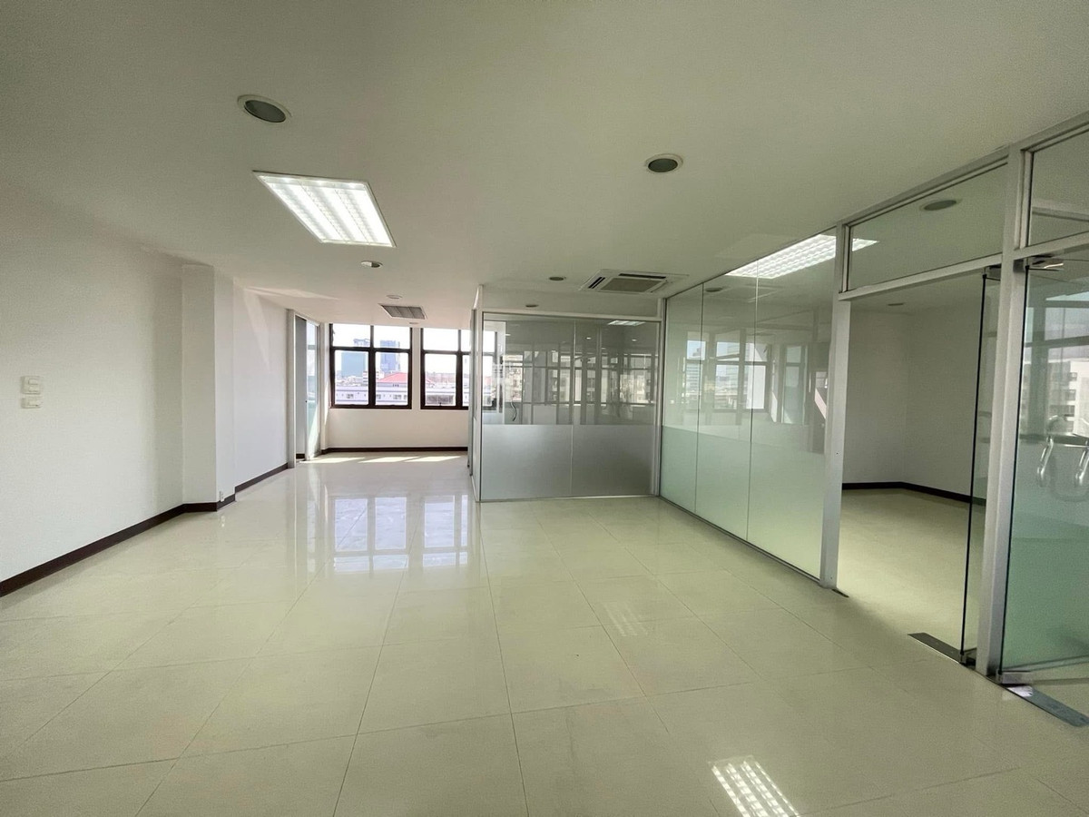 For RentOfficeBangna, Bearing, Lasalle : Office Building for Rent on Bangna-Trad Road – Ready to Move In