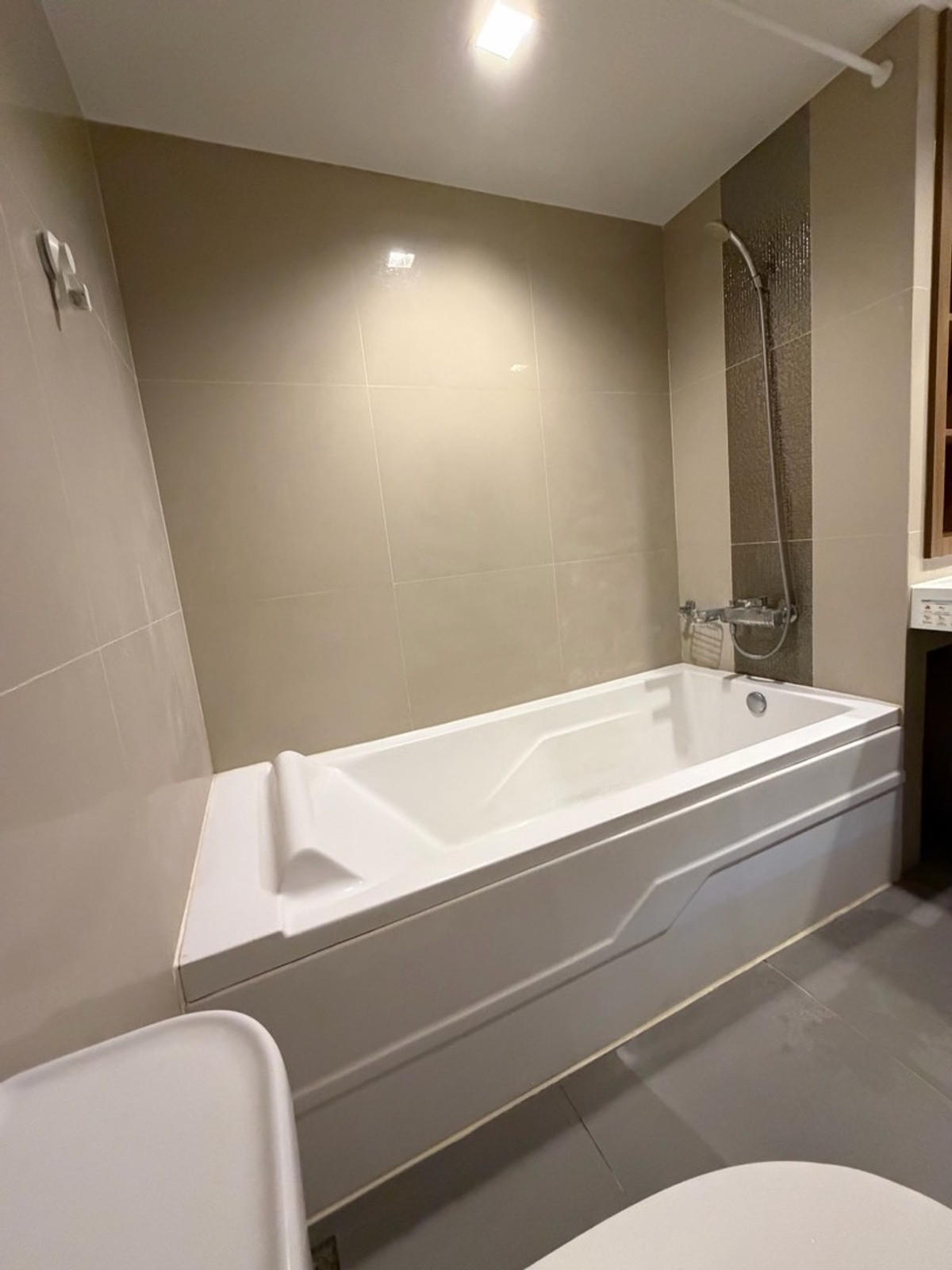 ให้เช่าคอนโดอ่อนนุช อุดมสุข : [ให้เช่า] IDEO Sukhumvit 93 (ไอดีโอ สุขุมวิท 93)
ติด BTS บางจาก 0 เมตร เดินทางเข้าเมืองสะดวกสุดๆ
รายละเอียดห้อง:
