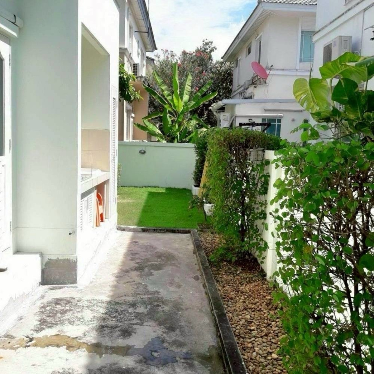 For RentHouseSeri Thai, Ramkhamhaeng Nida : Single House for Rent, Manthana Onnut-Wongwan 🚇🚝🌏