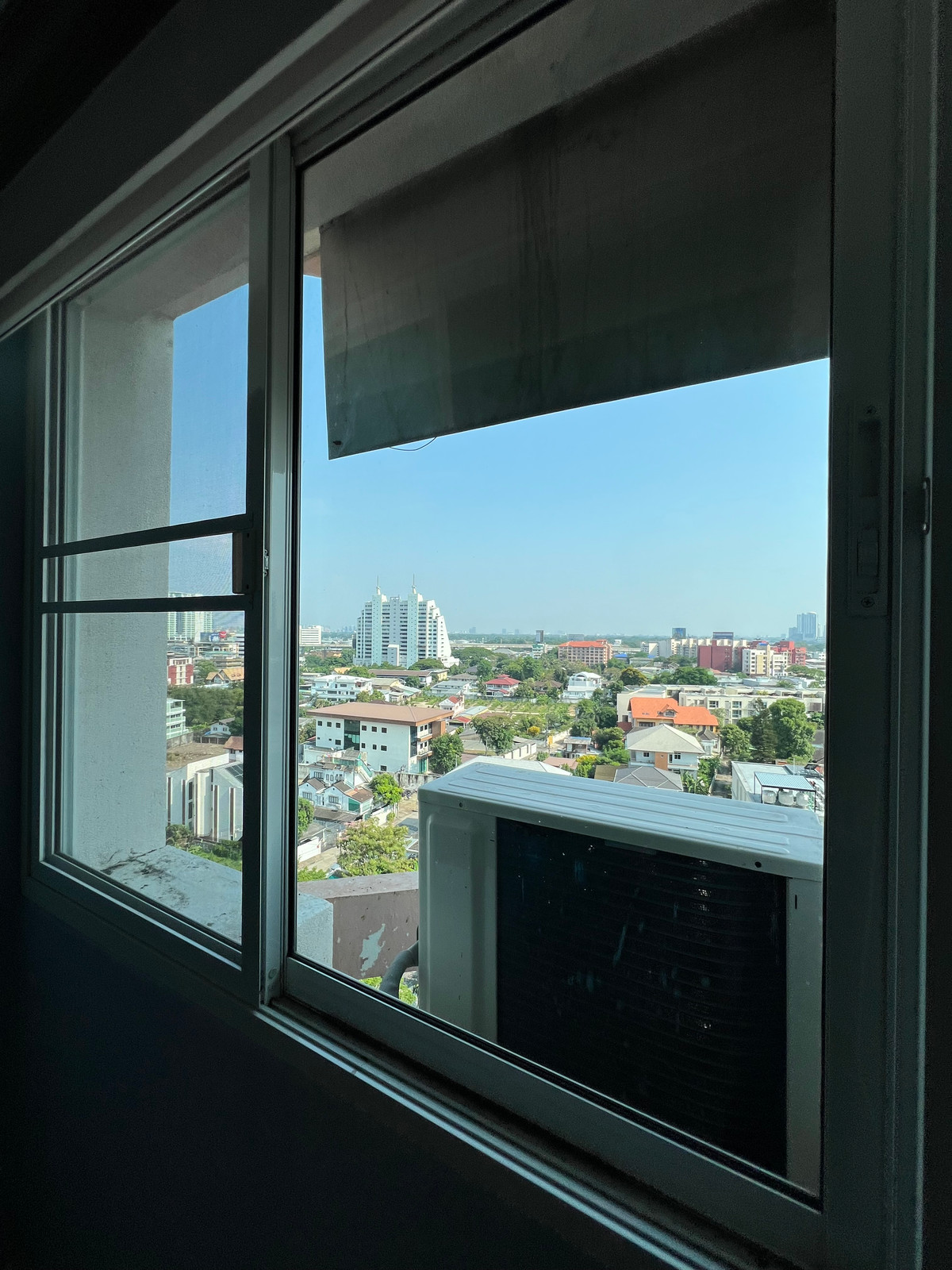 ให้เช่าคอนโดพระราม 3 สาธุประดิษฐ์ : กว้างขวาง 3 ห้องนอน 3 ห้องน้ำ 114ตรม | MRT คลองเตย | 30,000/เดือน