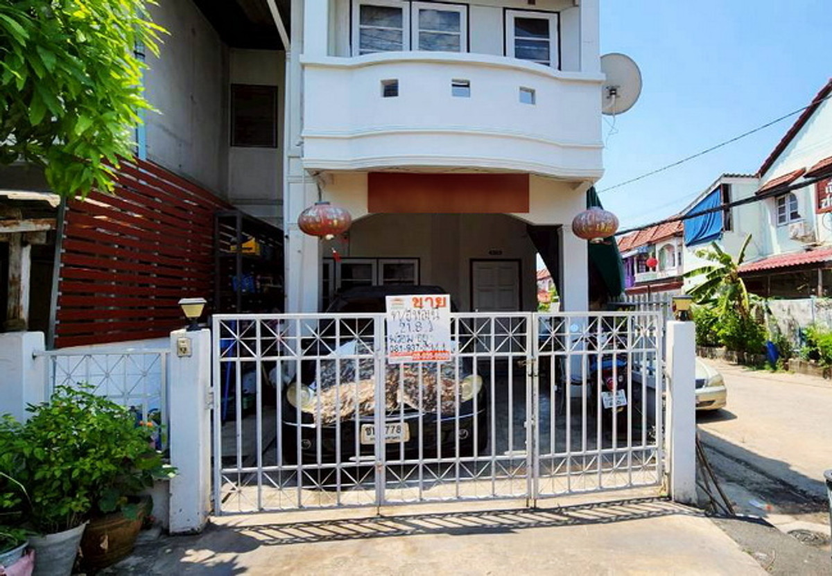 ขายทาวน์โฮมแจ้งวัฒนะ เมืองทอง : ขายทาวน์เฮ้าส์ หมู่บ้านเปี่ยมสุข ปากเกร็ด ซอยวัดกู้ เนื้อที่ 28.8 ตร.ว. 2 ชั้น 2 นอน 2 น้ำ ราคาต่อรองได้