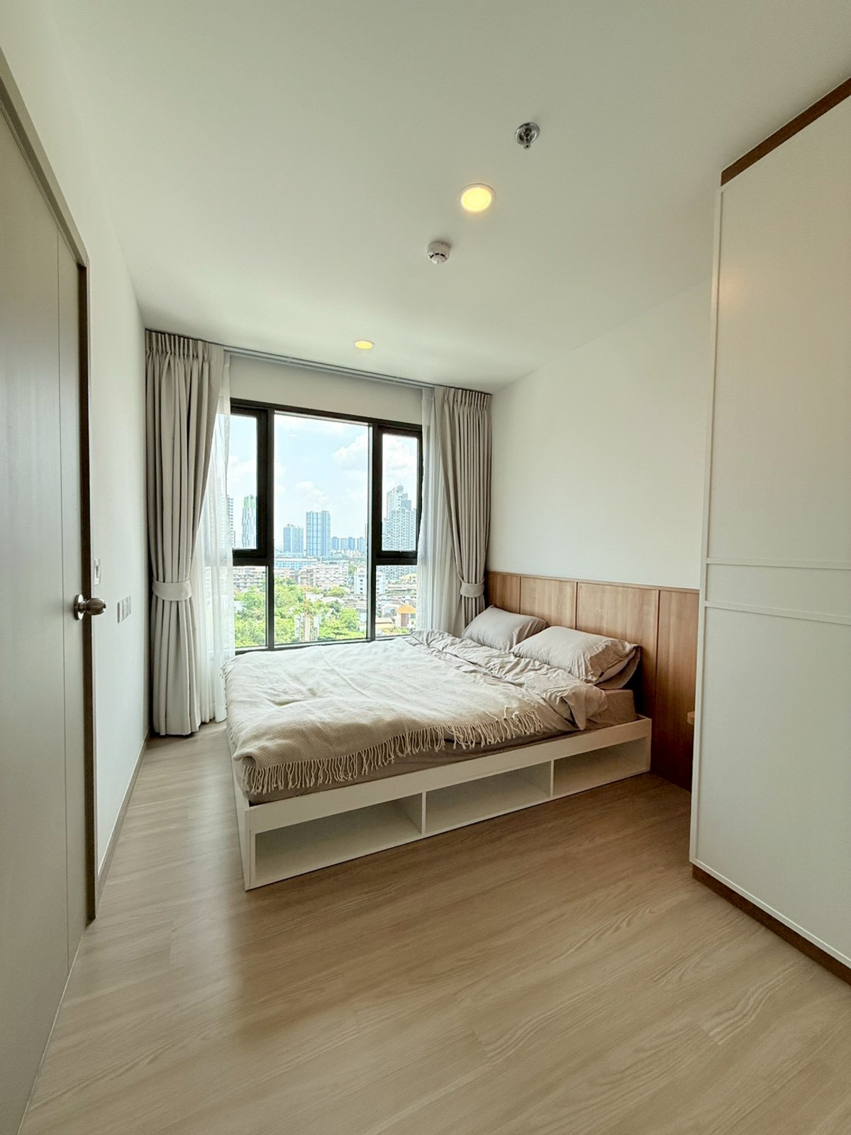 For RentCondoKhlongtoei, Kluaynamthai : 🎉🌇 Condo for Rent – High-Rise Living near BTS Ekkamai | Aspire Rama 4