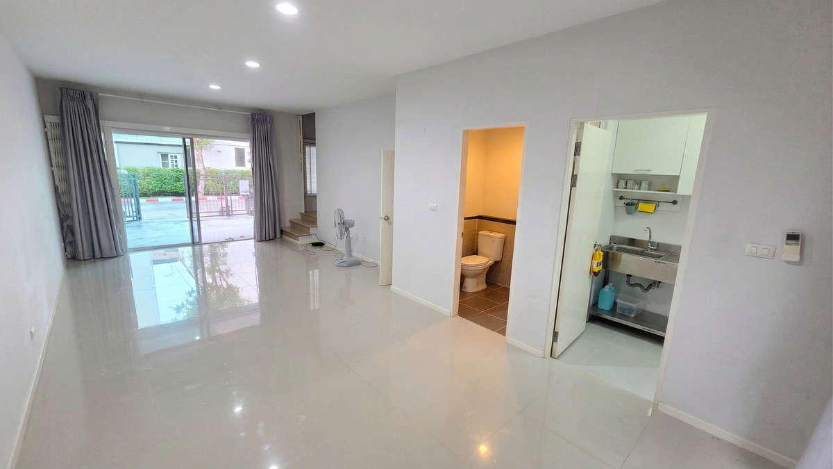 ขายทาวน์โฮมอ่อนนุช อุดมสุข : ทาวน์โฮม 3 ชั้น ใกล้ BTS อ่อนนุช ทำเลดี